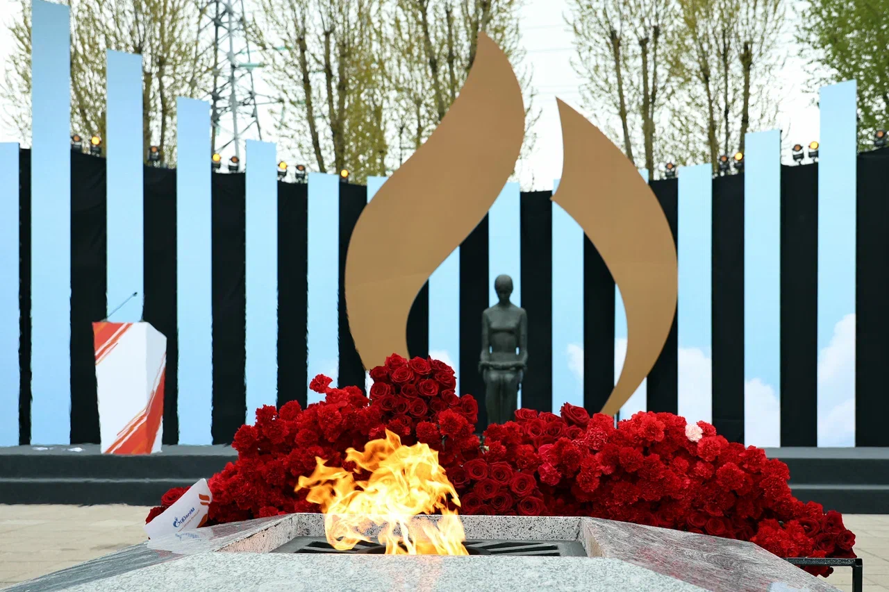 Вечный огонь на мемориале 3.jpg